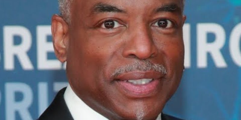 The Fan Reviews Are In For LeVar Burton’s First Jeopardy! Episode