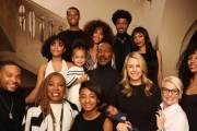 Eddie Murphy Poses With All 10 Of His Kids In Rare Family Photo