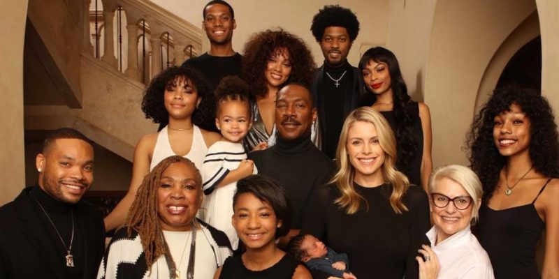 Eddie Murphy Poses With All 10 Of His Kids In Rare Family Photo