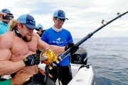 Strongest Men VS Strongest Fish